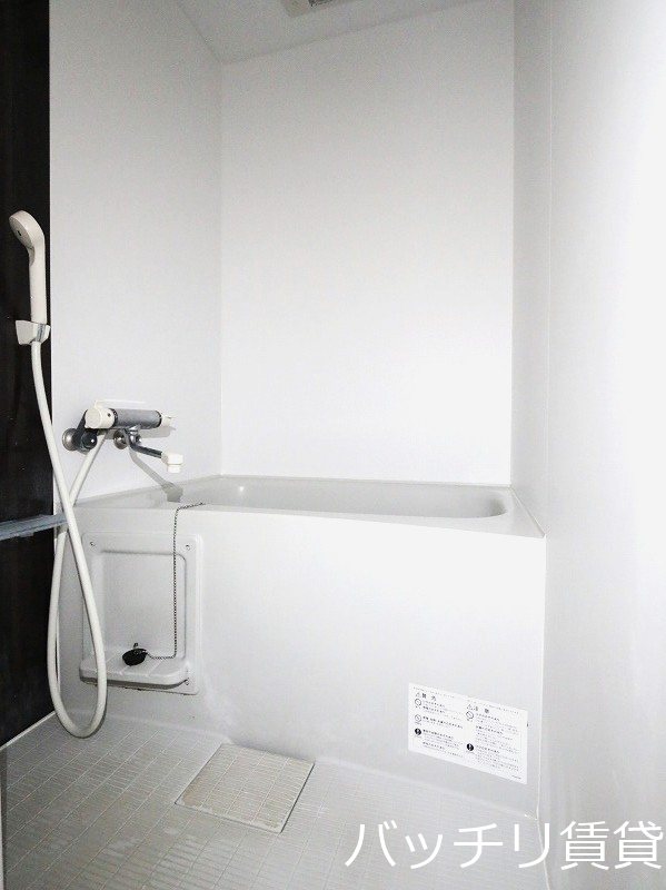 バス・シャワールーム　同室タイプ掲載のため、現況を優先します。