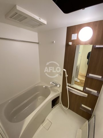 バス・シャワールーム　セレニテ堺筋本町プリエ　浴室