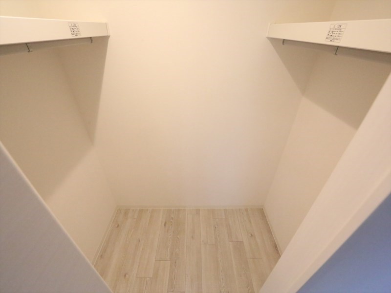 収納　ウォークインクローゼット（収納充実してます）