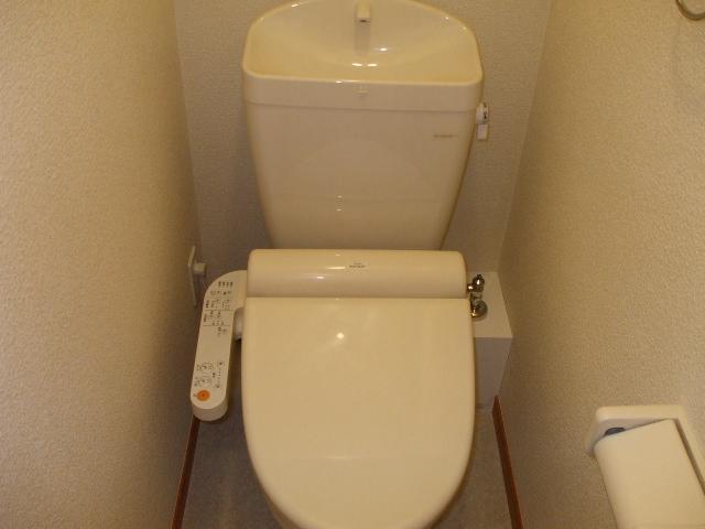 トイレ　温水洗浄便座