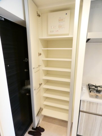 収納　シューズボックス