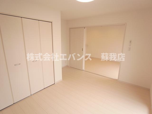 その他部屋・スペース　落ち着いて過ごせるお部屋なので、寝室にいかがでしょうか