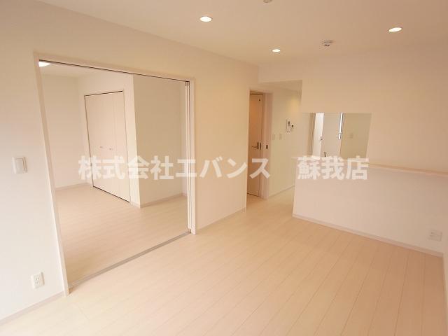 居室・リビング　こちらのリビングで趣味の時間をお楽しみください