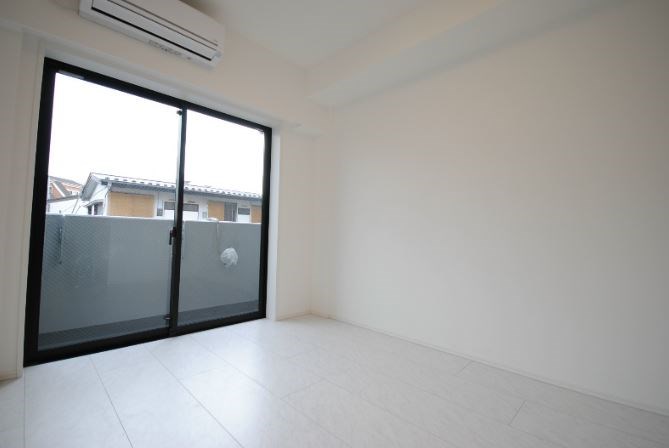 居室・リビング　別号室参考写真