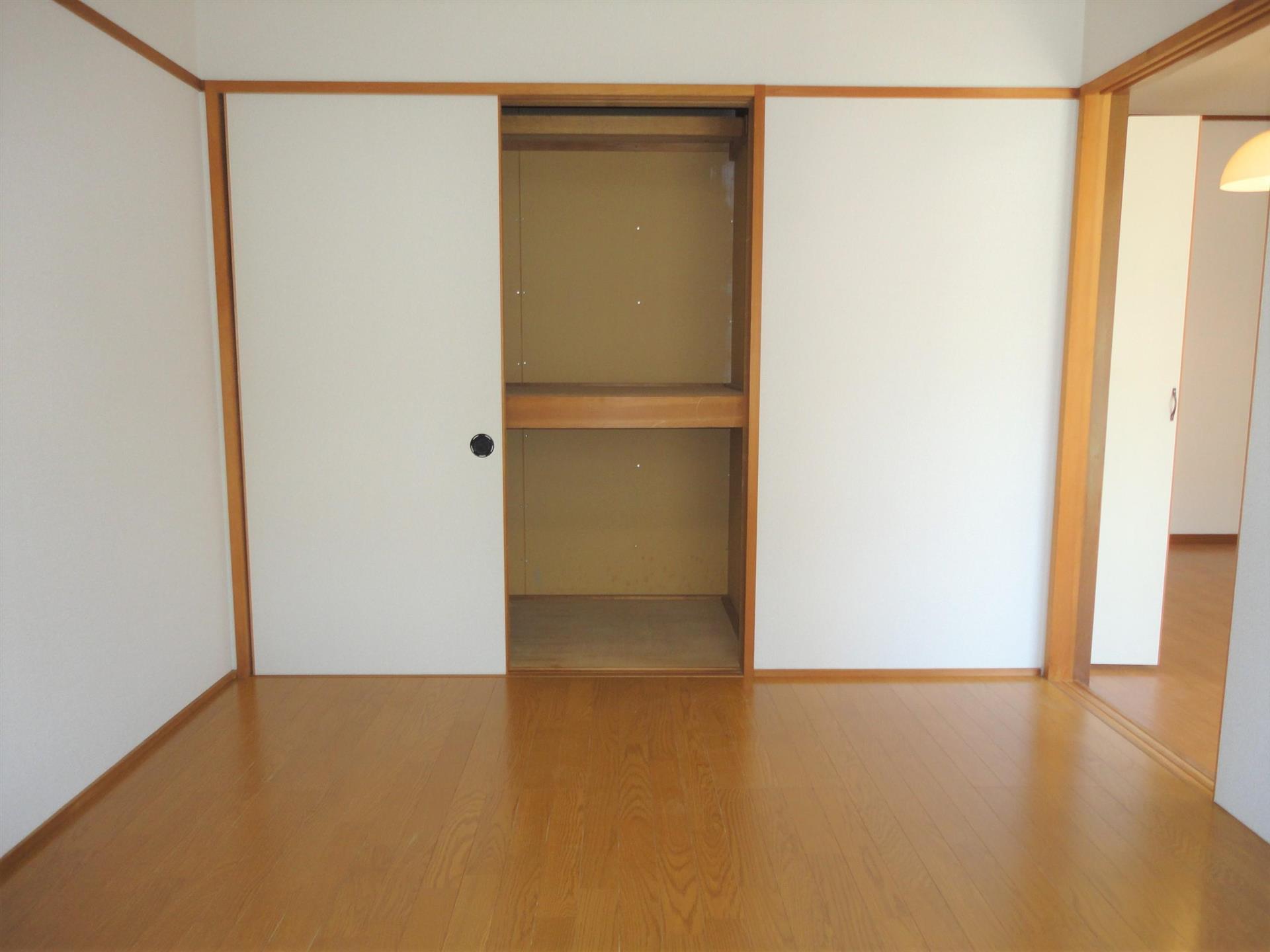 収納　容量たっぷりの押入れ収納があります！