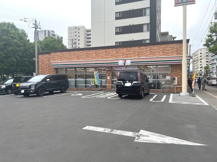 コンビニ　平岸3-14セブンイレブン（コンビニ）まで750m