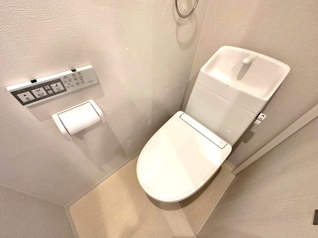 トイレ　トイレ