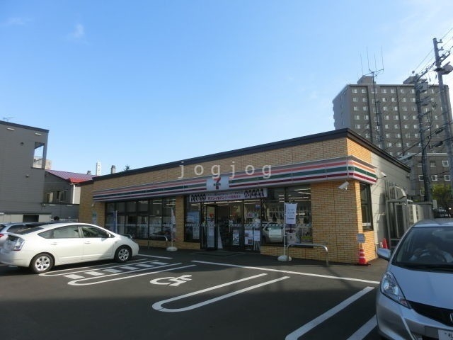 コンビニ　セブンイレブン札幌豊平6条店（コンビニ）まで344m
