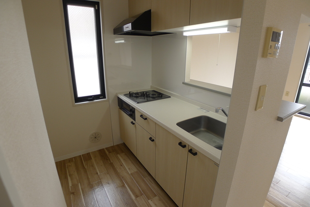 キッチン　同物件別部屋の写真です