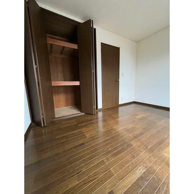 収納　２Ｆ洋間