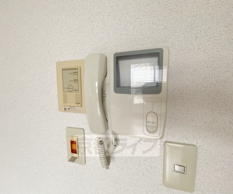 セキュリティ　モニターで来客確認できるので安心です。
