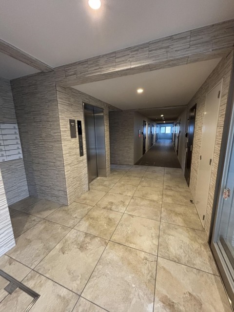 ロビー　現況を優先いたします。