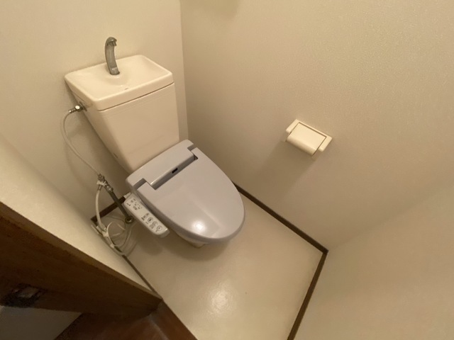 トイレ　※別号室のお写真です