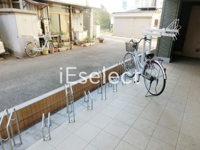 駐車場　敷地内駐輪場