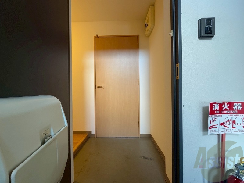 玄関　玄関の様子です。明るい印象ですね。気分もあがりそう。