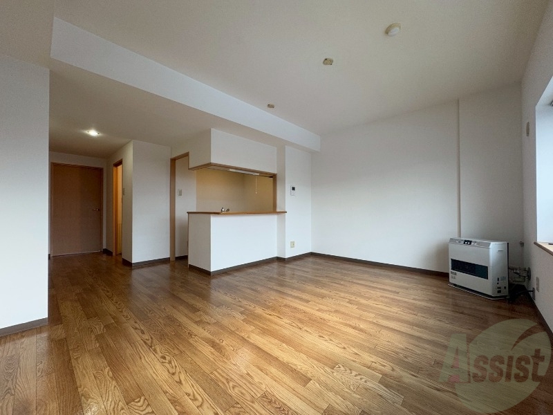 居室・リビング　広くてキレイなお部屋が広がっていて、充実した生活が送れそう。