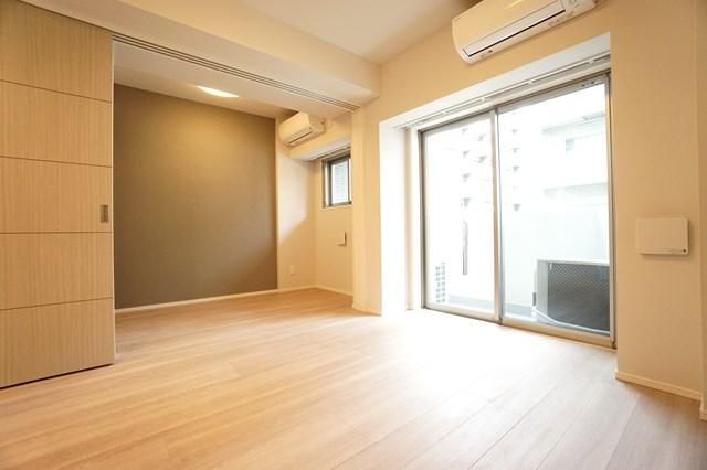 居室・リビング　こちらのリビングで趣味の時間をお楽しみください