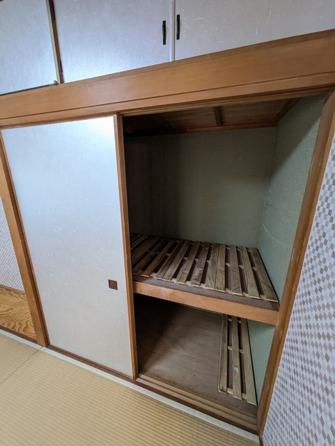 収納　１階　和室収納