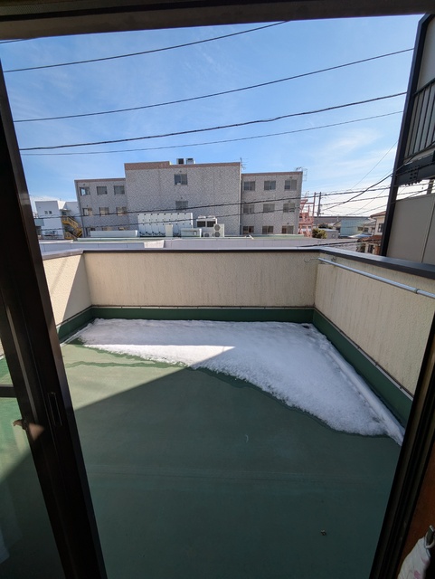 バルコニー　２階６．３帖洋室のバルコニー