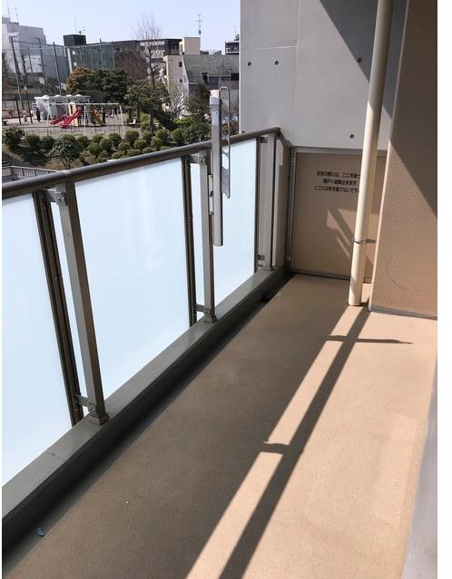 バルコニー　暖かな日差しのふりそそぐバルコニー♪