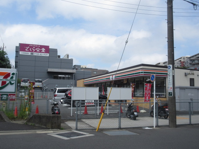 コンビニ　セブンイレブン川崎宮前平駅西店（コンビニ）まで190m