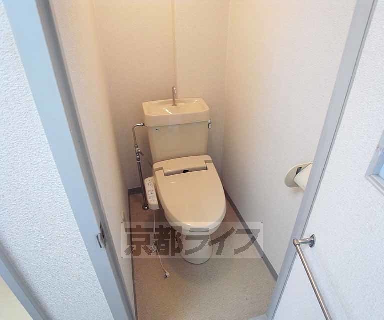 トイレ　換気の良いウォシュレットがついたトイレ