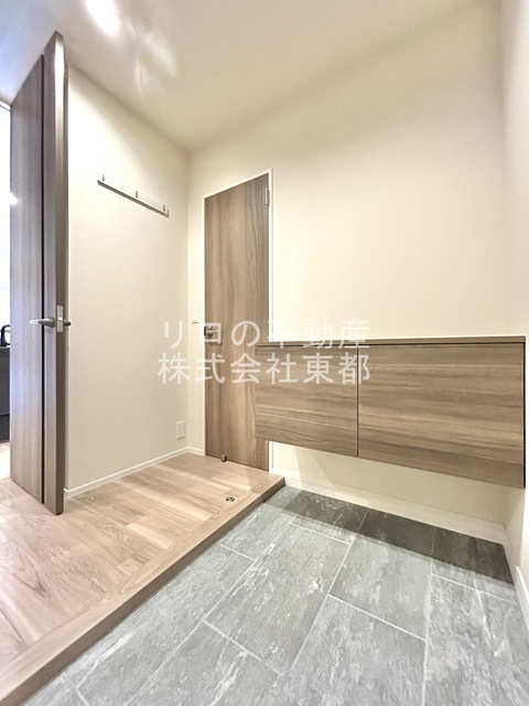 玄関　下駄箱がついているので、片付いた玄関をキープできます！