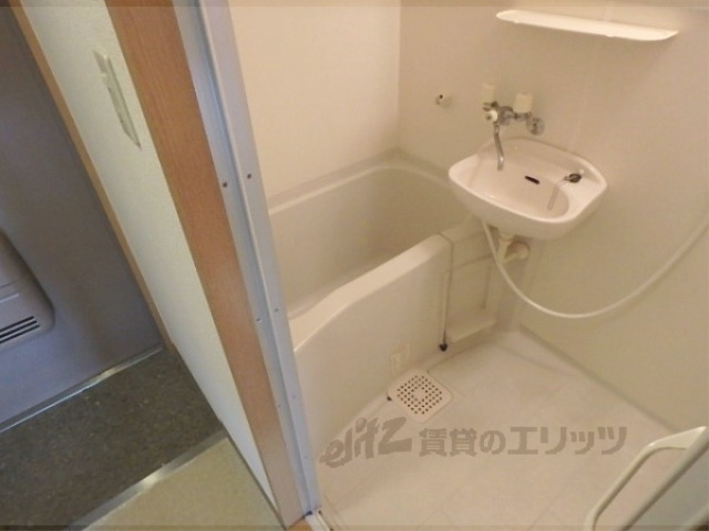 バス・シャワールーム　バス