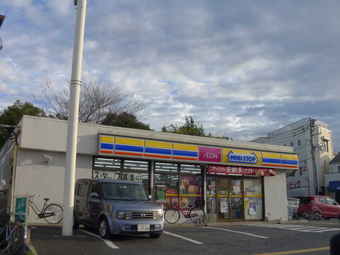 コンビニ　ミニストップ（コンビニ）まで220m