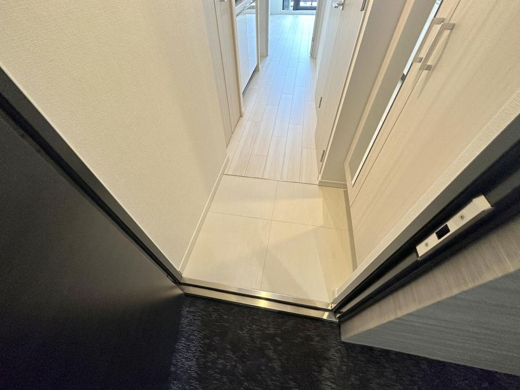 玄関　バルコニー