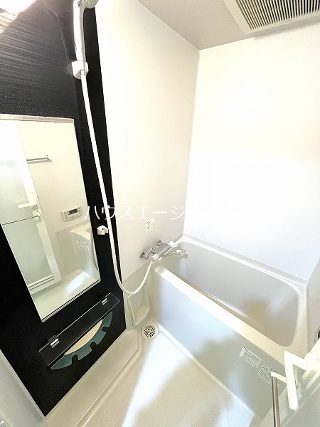 バス・シャワールーム　綺麗なお風呂です。※参考画像