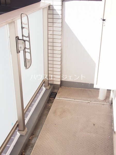 バルコニー　日当たり良いバルコニーです。※参考画像