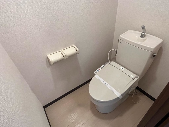 トイレ　シャワー付トイレ