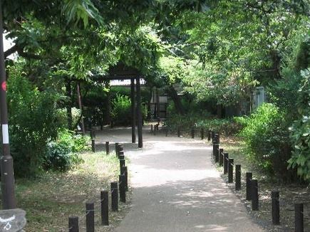 公園　烏山川緑道（公園）まで616m