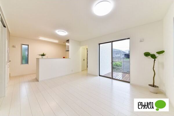 バルコニー　ウッドデッキ