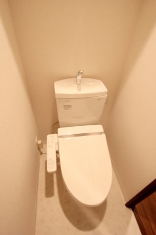 トイレ　スプランディッド淀屋橋DUE（ドューエ）