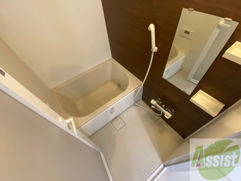 バス・シャワールーム　お風呂になります。一日の疲れを癒してくださいね。