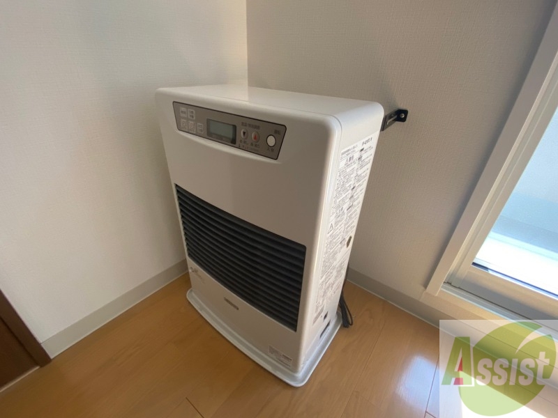 トイレ　灯油暖房です。札幌の寒い冬もこれで大丈夫！