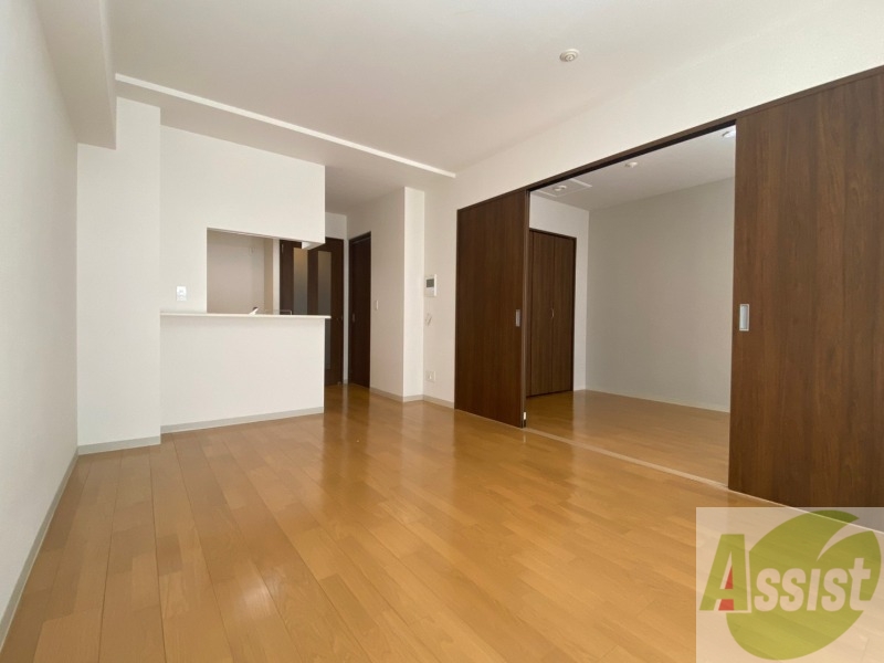 居室・リビング　広くてキレイなお部屋が広がっていて、充実した生活が送れそう。