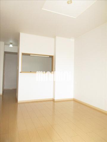 居室・リビング　カウンターキッチンのあるリビングです。