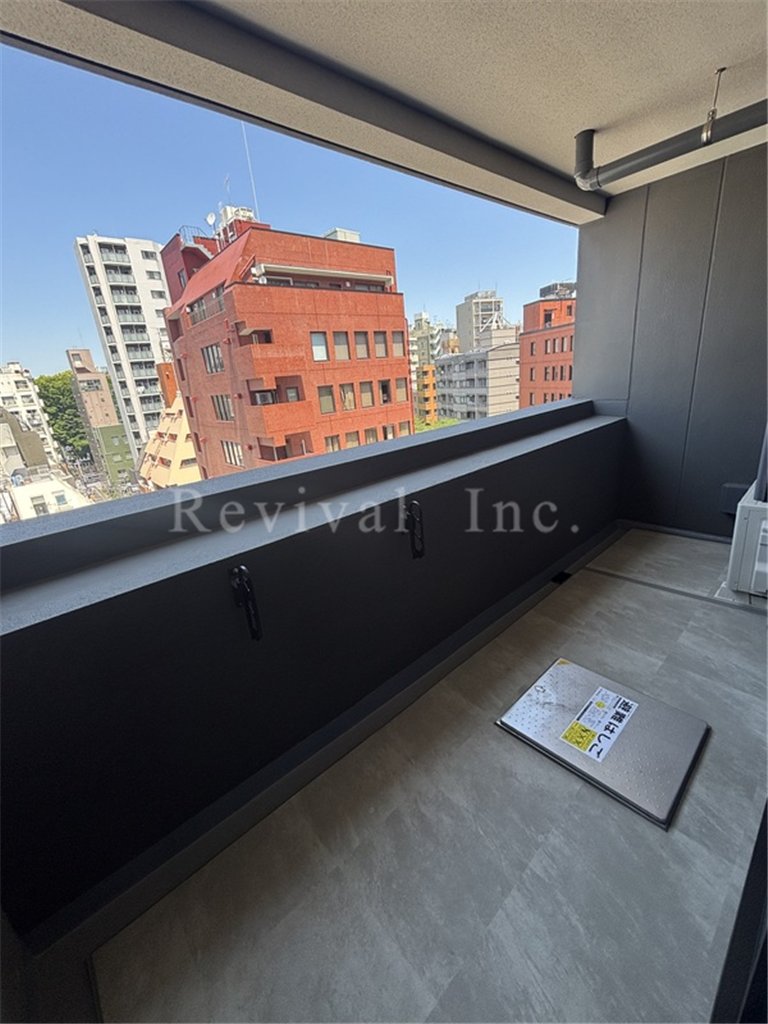 バルコニー　ゆったりとしたバルコニーでございます