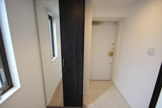 玄関　※別部屋の写真です