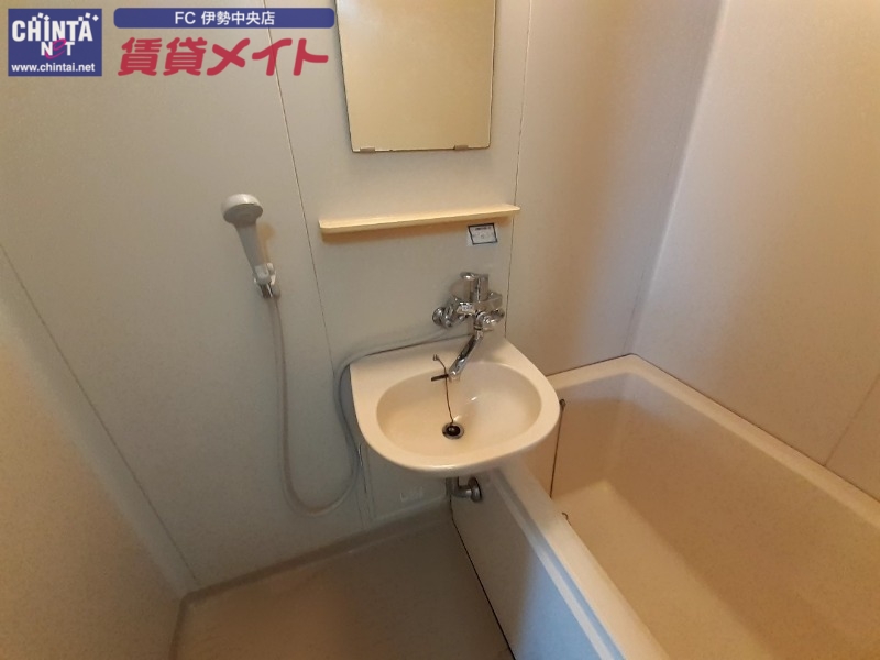 洗面設備　同型参考写真