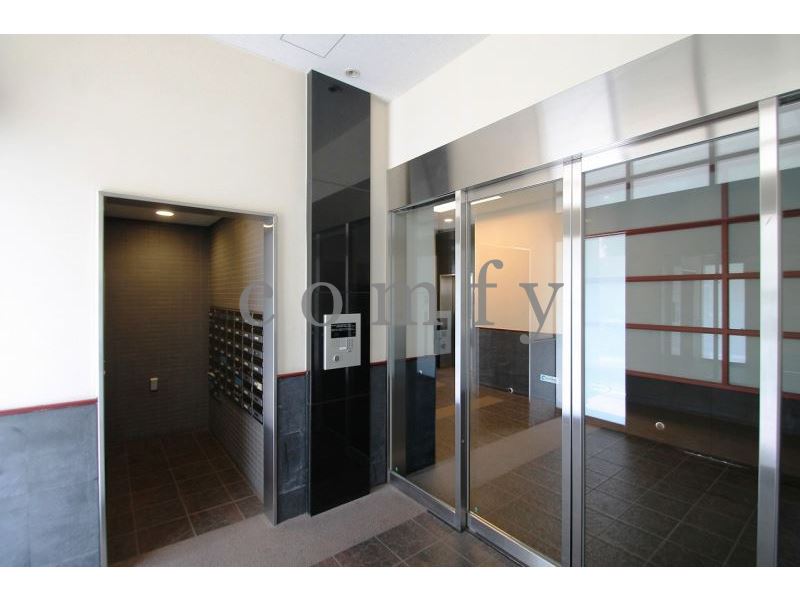 エントランス　オートロック完備