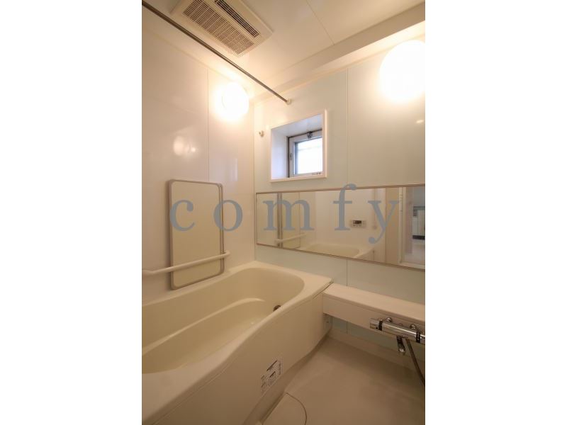 バス・シャワールーム　追焚き・浴室乾燥機付きバス