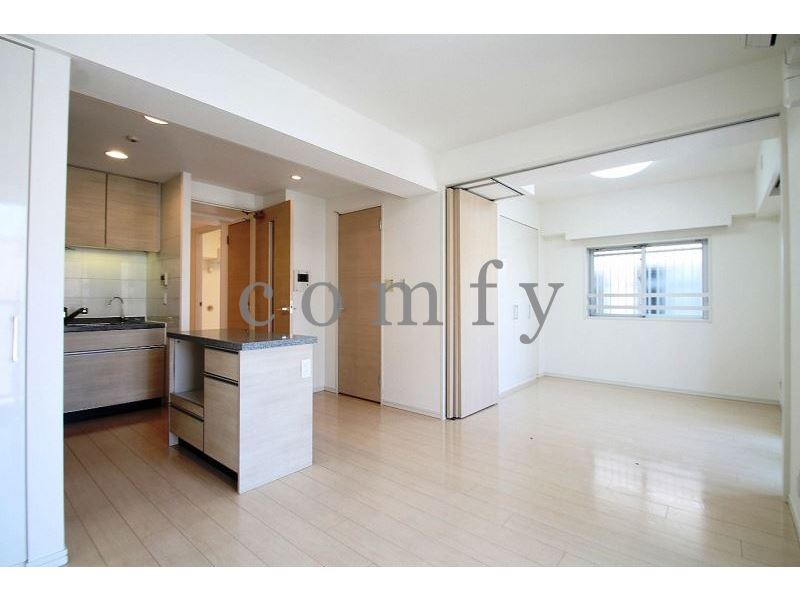 居室・リビング　リビングは床暖房付き