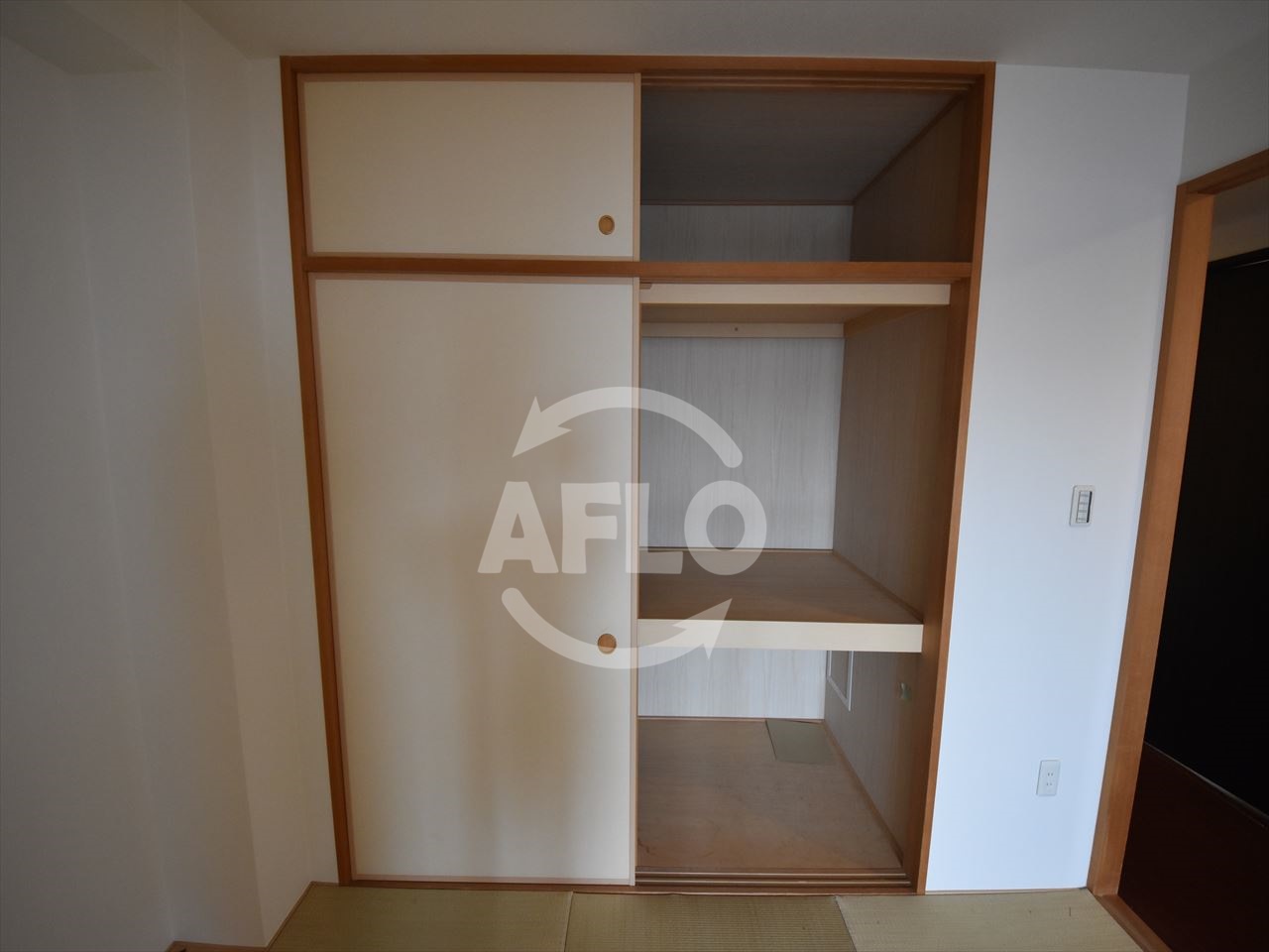 キッチン　ビオール大阪大手前タワー　和室収納