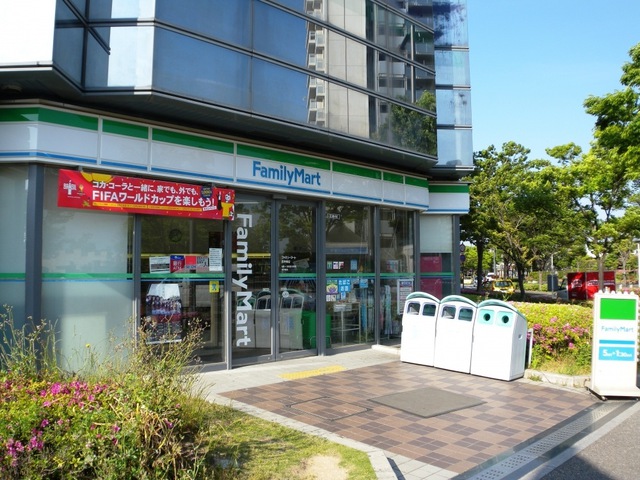 コンビニ　ファミリーマート 西神南店（コンビニ）まで1818m