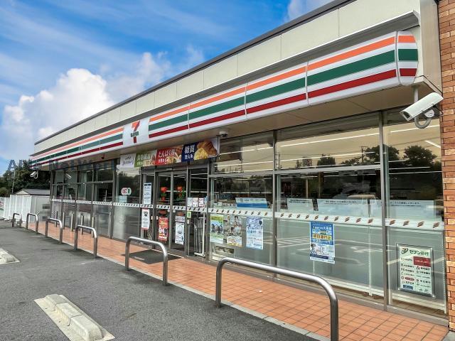 コンビニ　セブンイレブン日進野方町稲荷店（コンビニ）まで617m