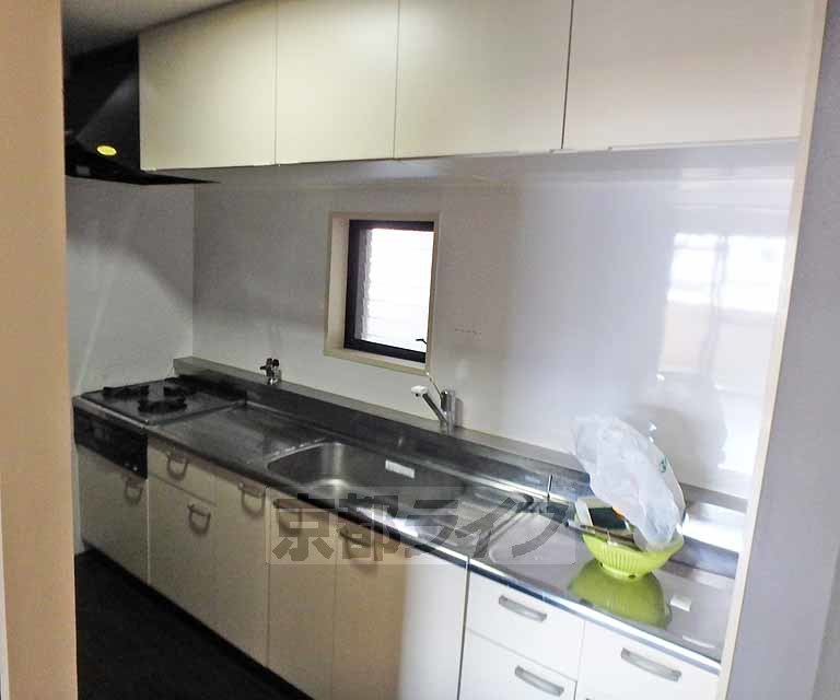 キッチン　調理スペースもしっかりあります